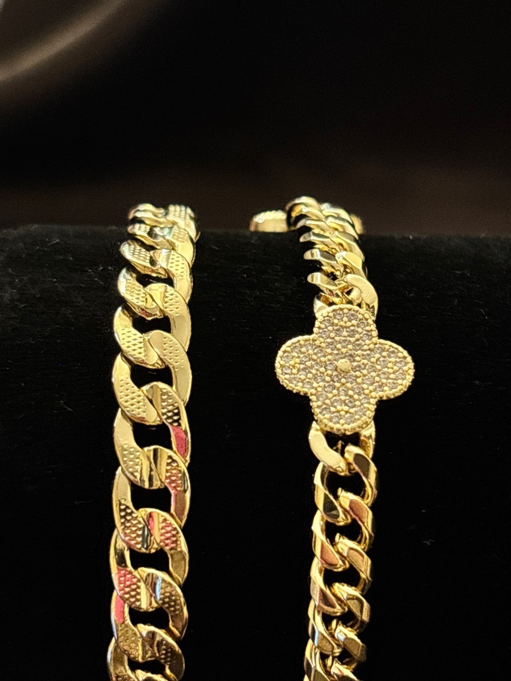 Pretty Bird Yellow Gold Cuban Link & Cuban Clover Link Bracelet - Picture 9 of 9